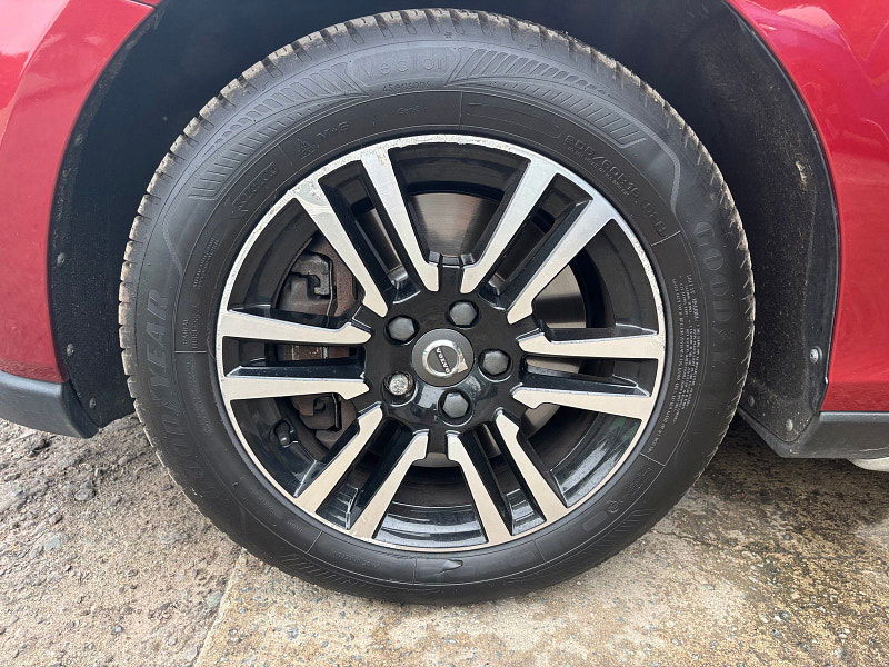 Volvo V40 Cross Country 1.5 T3 Hatchback 5dr Petrol Auto Euro 6 (s/s) (152 ps) 5dr Automatic 2025