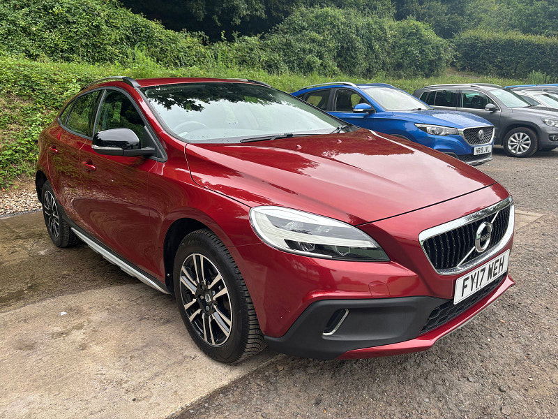 Volvo V40 Cross Country 1.5 T3 Hatchback 5dr Petrol Auto Euro 6 (s/s) (152 ps) 5dr Automatic 2025