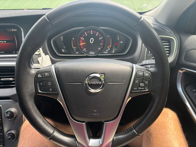 Volvo V40 Cross Country 1.5 T3 Pro Hatchback 5dr Petrol Auto Euro 6 (s/s) (152 ps) 5dr Automatic 2025