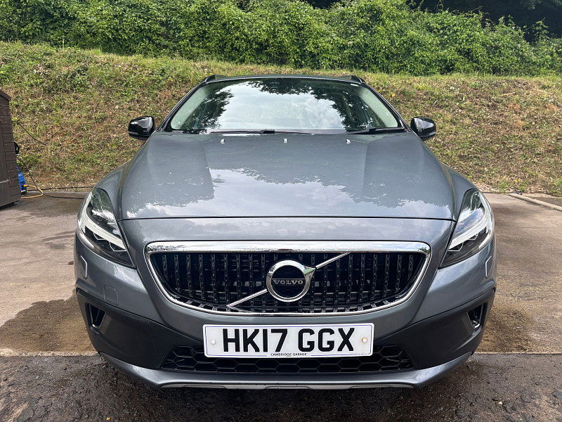Volvo V40 Cross Country 1.5 T3 Pro Hatchback 5dr Petrol Auto Euro 6 (s/s) (152 ps) 5dr Automatic 2025