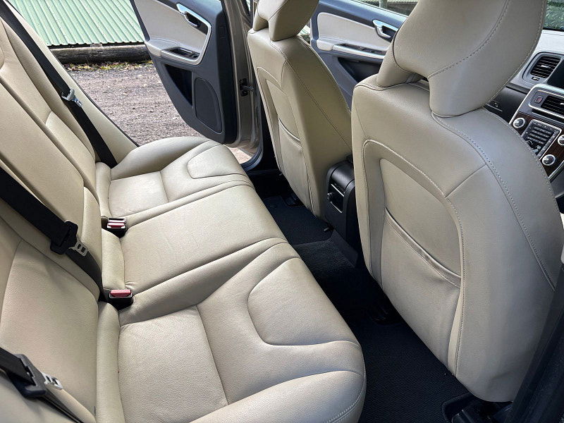 Volvo V60 2.0 D4 SE Lux Nav Estate 5dr Diesel Auto Euro 6 (s/s) (190 ps) 5dr Automatic 2025