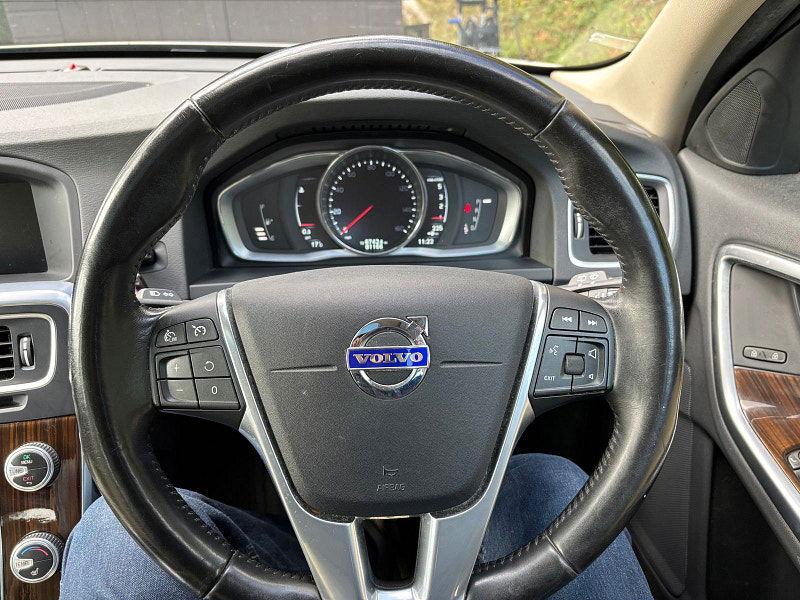 Volvo V60 2.0 D4 SE Lux Nav Estate 5dr Diesel Auto Euro 6 (s/s) (190 ps) 5dr Automatic 2025