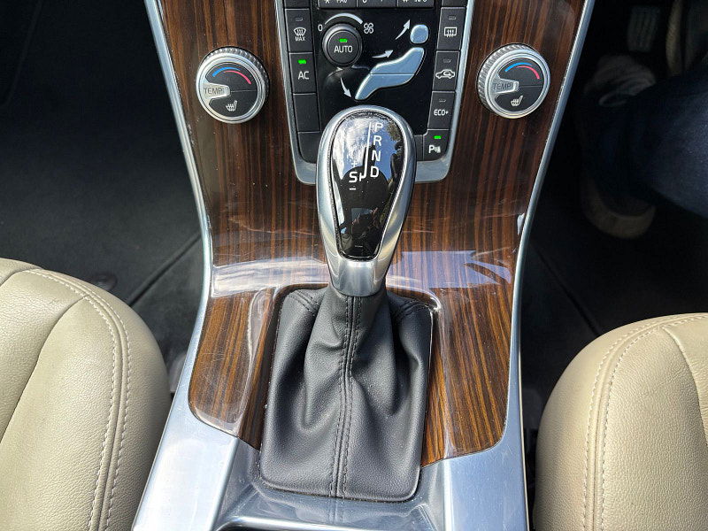 Volvo V60 2.0 D4 SE Lux Nav Estate 5dr Diesel Auto Euro 6 (s/s) (190 ps) 5dr Automatic 2025