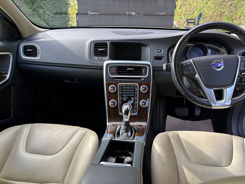 Volvo V60 2.0 D4 SE Lux Nav Estate 5dr Diesel Auto Euro 6 (s/s) (190 ps) 5dr Automatic 2025