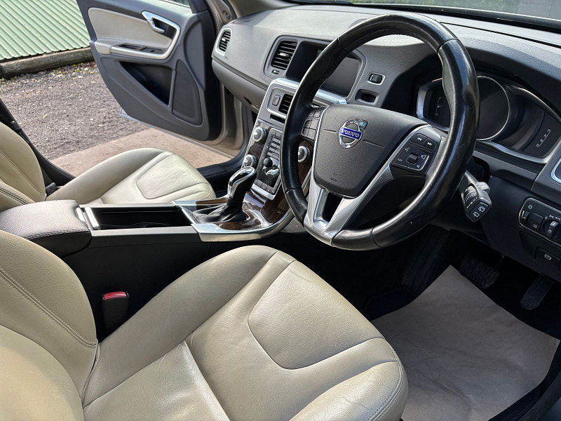 Volvo V60 2.0 D4 SE Lux Nav Estate 5dr Diesel Auto Euro 6 (s/s) (190 ps) 5dr Automatic 2025