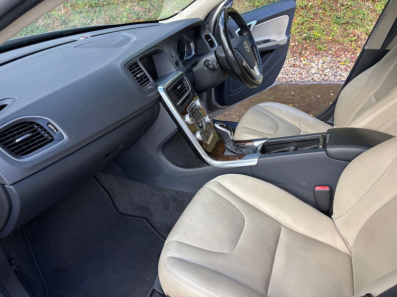 Volvo V60 2.0 D4 SE Lux Nav Estate 5dr Diesel Auto Euro 6 (s/s) (190 ps) 5dr Automatic 2025