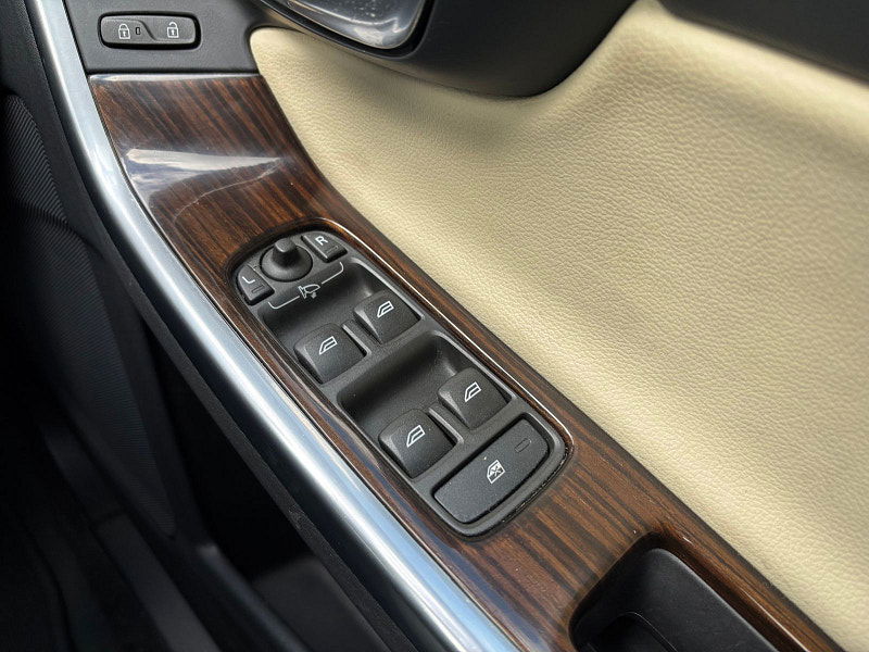 Volvo V60 2.0 D4 SE Lux Nav Estate 5dr Diesel Auto Euro 6 (s/s) (190 ps) 5dr Automatic 2025