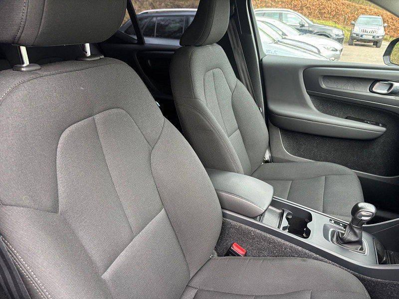 Volvo XC40 1.5 T2 Momentum Core SUV 5dr Petrol Manual Euro 6 (s/s) (129 ps) 5dr Manual 2026