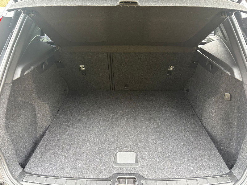 Volvo XC40 1.5 T2 Momentum Core SUV 5dr Petrol Manual Euro 6 (s/s) (129 ps) 5dr Manual 2026