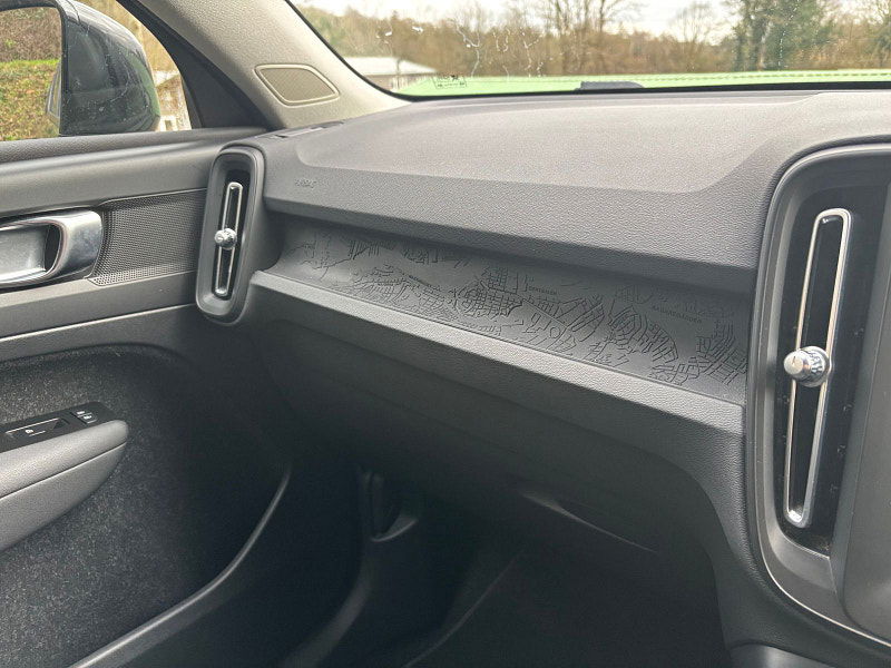 Volvo XC40 1.5 T2 Momentum Core SUV 5dr Petrol Manual Euro 6 (s/s) (129 ps) 5dr Manual 2026