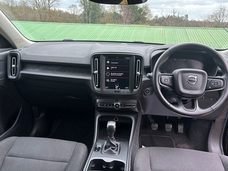 Volvo XC40 1.5 T2 Momentum Core SUV 5dr Petrol Manual Euro 6 (s/s) (129 ps) 5dr Manual 2026