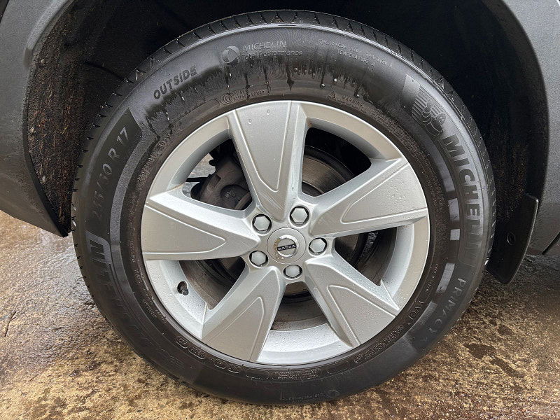 Volvo XC40 1.5 T2 Momentum Core SUV 5dr Petrol Manual Euro 6 (s/s) (129 ps) 5dr Manual 2026