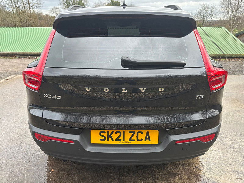 Volvo XC40 1.5 T2 Momentum Core SUV 5dr Petrol Manual Euro 6 (s/s) (129 ps) 5dr Manual 2026