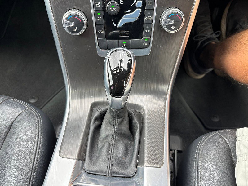 Volvo XC60 2.0 D4 SE Lux Nav SUV 5dr Diesel Geartronic Euro 6 (s/s) (181 ps) 5dr Automatic 2026