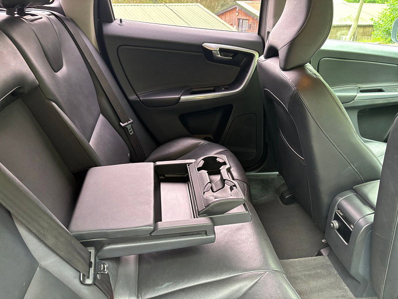 Volvo XC60 2.0 D4 SE Lux Nav SUV 5dr Diesel Geartronic Euro 6 (s/s) (181 ps) 5dr Automatic 2026