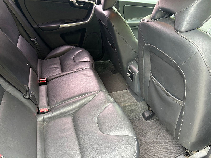 Volvo XC60 2.0 D4 SE Lux Nav SUV 5dr Diesel Geartronic Euro 6 (s/s) (181 ps) 5dr Automatic 2026