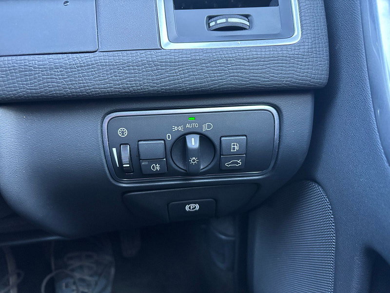 Volvo XC60 2.4 D4 SE Lux Nav SUV 5dr Diesel Auto AWD Euro 6 (s/s) (190 ps) 5dr Automatic 2026