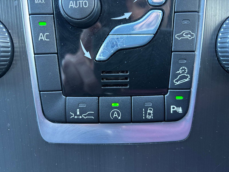 Volvo XC60 2.4 D4 SE Lux Nav SUV 5dr Diesel Auto AWD Euro 6 (s/s) (190 ps) 5dr Automatic 2026