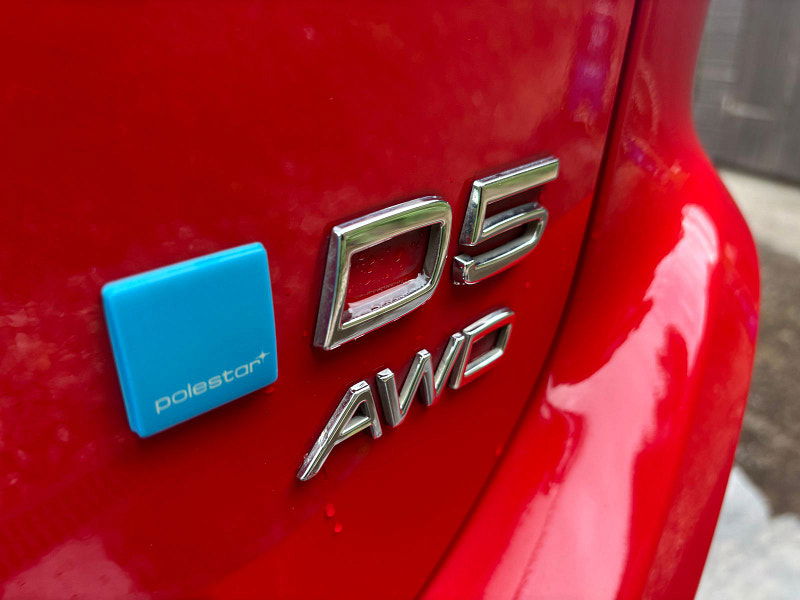 Volvo XC60 2.4 D5 R-Design SUV 5dr Diesel Geartronic AWD Euro 5 (215 ps) 5dr Automatic 2025