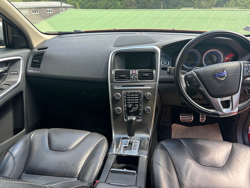 Volvo XC60 2.4 D5 R-Design SUV 5dr Diesel Geartronic AWD Euro 5 (215 ps) 5dr Automatic 2025