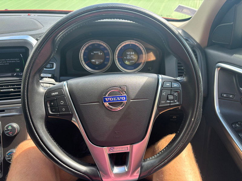 Volvo XC60 2.4 D5 R-Design SUV 5dr Diesel Geartronic AWD Euro 5 (215 ps) 5dr Automatic 2025