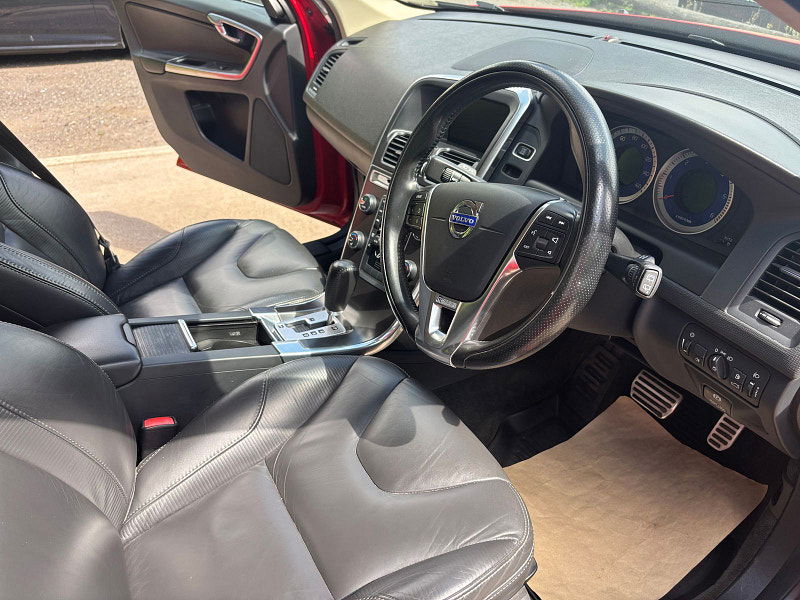 Volvo XC60 2.4 D5 R-Design SUV 5dr Diesel Geartronic AWD Euro 5 (215 ps) 5dr Automatic 2025