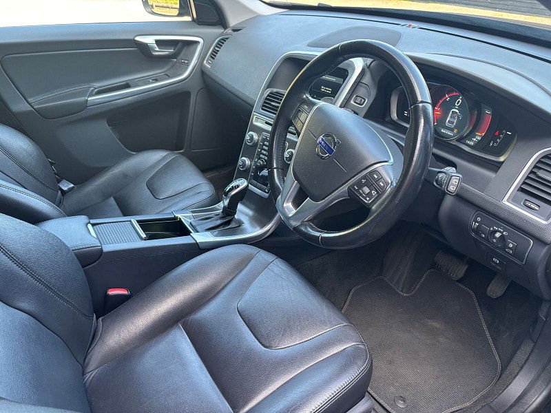 Volvo XC60 2.4 D5 SE Lux Nav SUV 5dr Diesel Geartronic AWD Euro 5 (215 ps) 5dr Automatic 2025