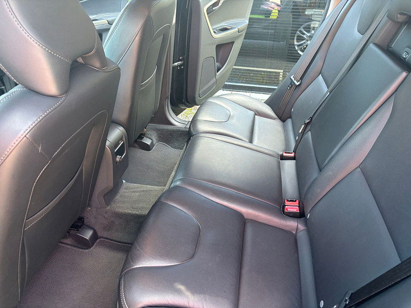 Volvo XC60 2.4 D5 SE Lux Nav SUV 5dr Diesel Geartronic AWD Euro 5 (215 ps) 5dr Automatic 2025