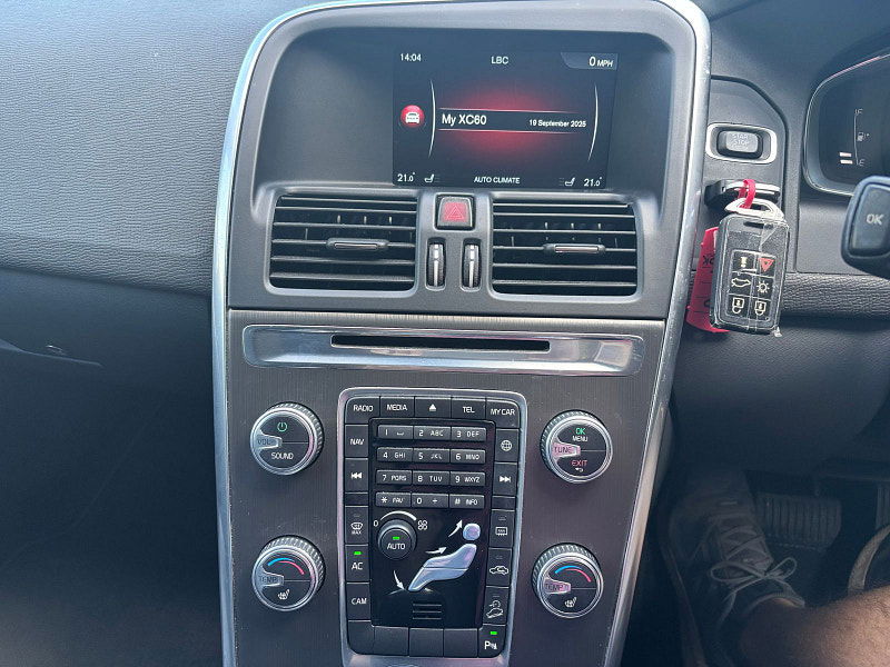 Volvo XC60 2.4 D5 SE Lux Nav SUV 5dr Diesel Geartronic AWD Euro 5 (215 ps) 5dr Automatic 2025