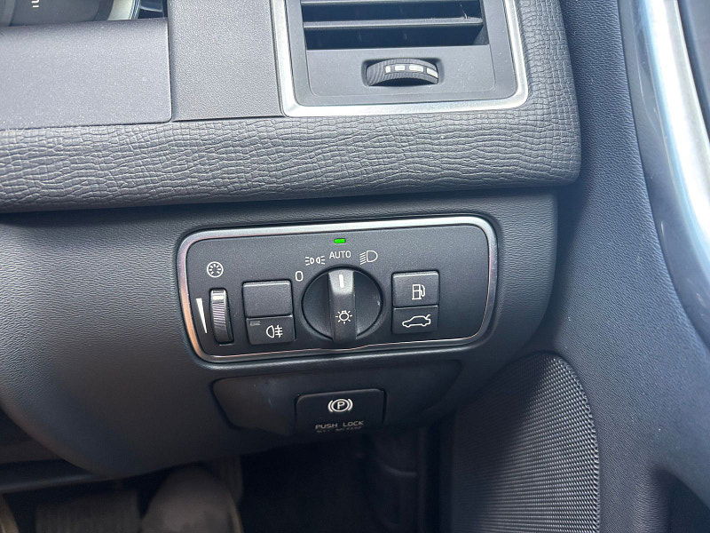 Volvo XC60 2.4 D5 SE Lux Nav SUV 5dr Diesel Geartronic AWD Euro 5 (215 ps) 5dr Automatic 2025