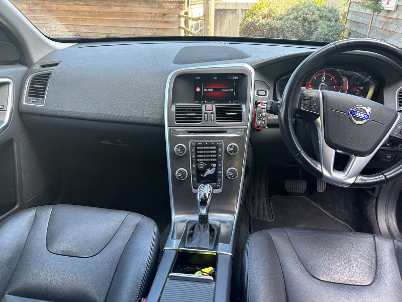 Volvo XC60 2.4 D5 SE Lux Nav SUV 5dr Diesel Geartronic AWD Euro 5 (215 ps) 5dr Automatic 2025