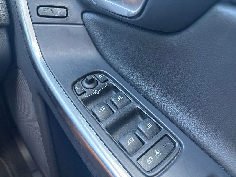 Volvo XC60 2.4 D5 SE Lux Nav SUV 5dr Diesel Geartronic AWD Euro 5 (215 ps) 5dr Automatic 2025