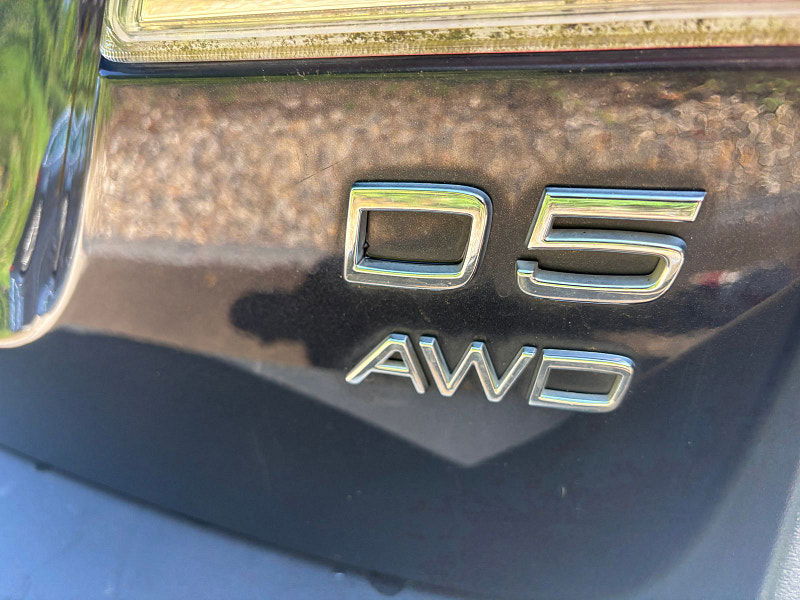 Volvo XC70 2.4 D5 SE Lux Estate 5dr Diesel Geartronic AWD Euro 5 (215 ps) 5dr Automatic 2025
