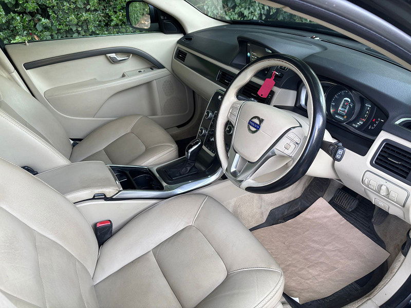 Volvo XC70 2.4 D5 SE Lux Estate 5dr Diesel Geartronic AWD Euro 5 (215 ps) 5dr Automatic 2025