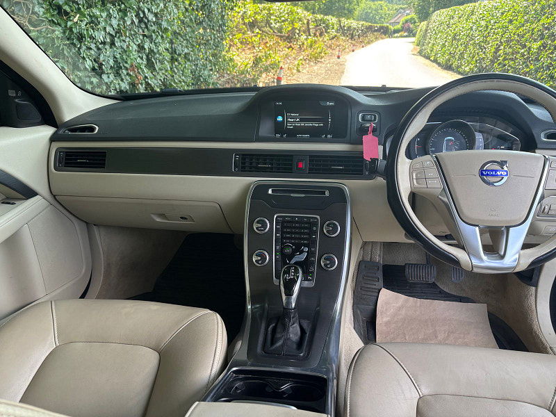 Volvo XC70 2.4 D5 SE Lux Estate 5dr Diesel Geartronic AWD Euro 5 (215 ps) 5dr Automatic 2025