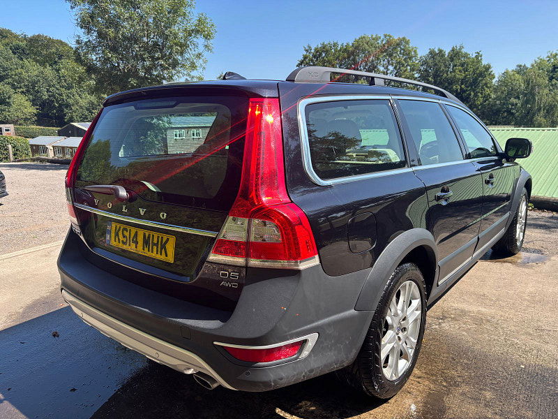 Volvo XC70 2.4 D5 SE Lux Estate 5dr Diesel Geartronic AWD Euro 5 (215 ps) 5dr Automatic 2025