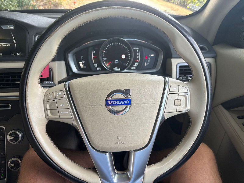 Volvo XC70 2.4 D5 SE Lux Estate 5dr Diesel Geartronic AWD Euro 5 (215 ps) 5dr Automatic 2025