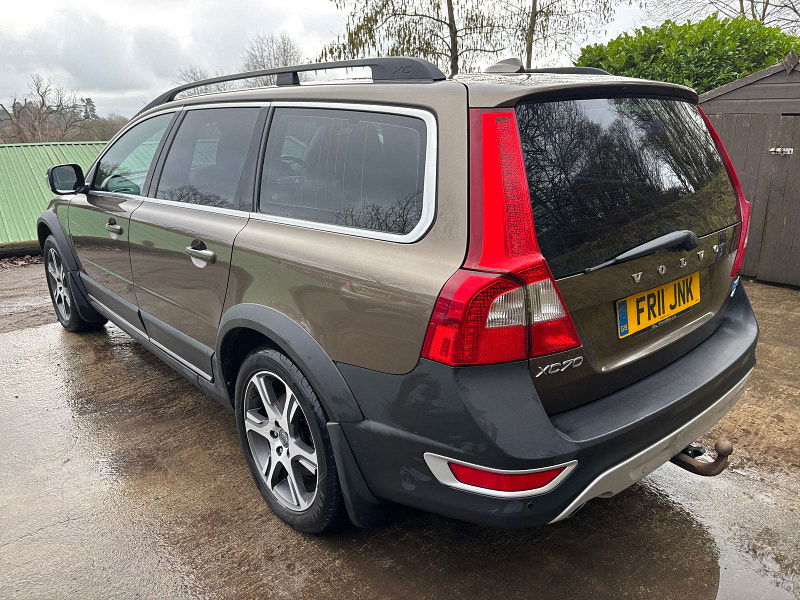 Volvo XC70 2.4 D5 SE Lux Estate 5dr Diesel Geartronic AWD Euro 5 (215 ps) 5dr Automatic 2026