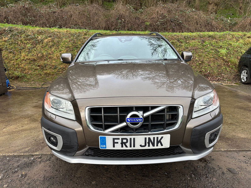 Volvo XC70 2.4 D5 SE Lux Estate 5dr Diesel Geartronic AWD Euro 5 (215 ps) 5dr Automatic 2026