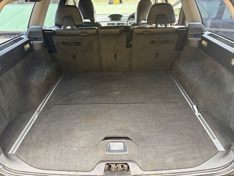 Volvo XC70 2.4 D5 SE Lux Estate 5dr Diesel Geartronic AWD Euro 5 (215 ps) 5dr Automatic 2026