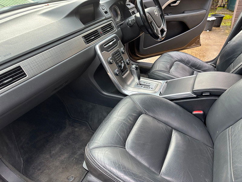 Volvo XC70 2.4 D5 SE Lux Estate 5dr Diesel Geartronic AWD Euro 5 (215 ps) 5dr Automatic 2026