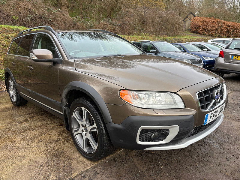 Volvo XC70 2.4 D5 SE Lux Estate 5dr Diesel Geartronic AWD Euro 5 (215 ps) 5dr Automatic 2026