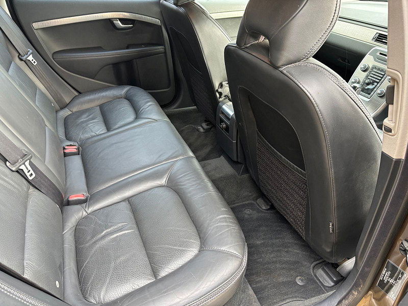 Volvo XC70 2.4 D5 SE Lux Estate 5dr Diesel Geartronic AWD Euro 5 (215 ps) 5dr Automatic 2026