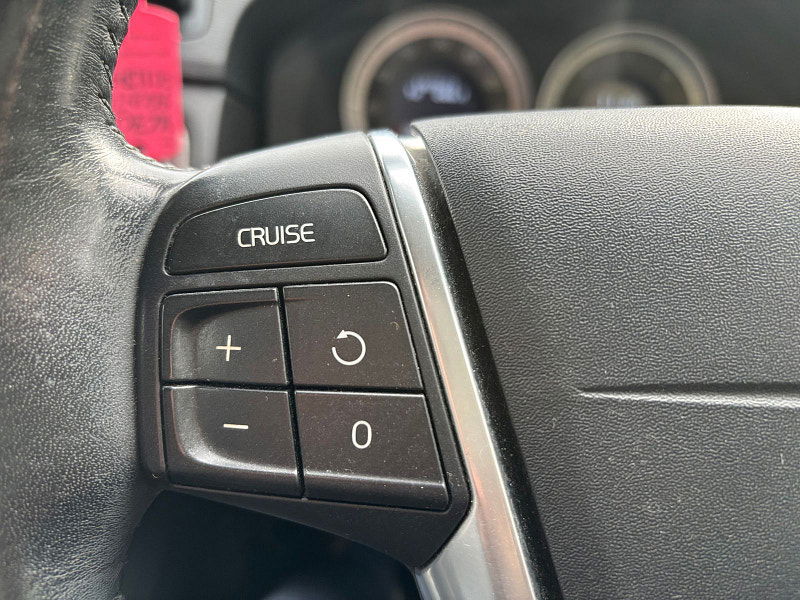 Volvo XC70 2.4 D5 SE Lux Estate 5dr Diesel Geartronic AWD Euro 5 (215 ps) 5dr Automatic 2026