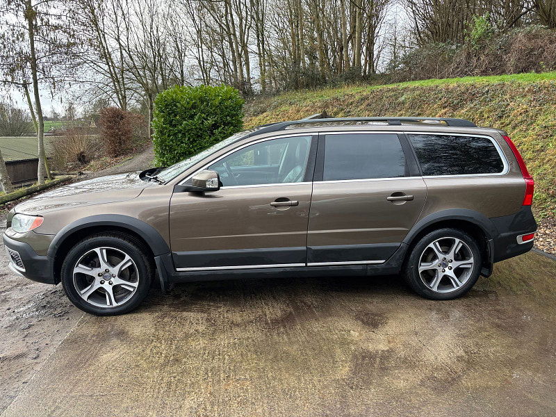 Volvo XC70 2.4 D5 SE Lux Estate 5dr Diesel Geartronic AWD Euro 5 (215 ps) 5dr Automatic 2026