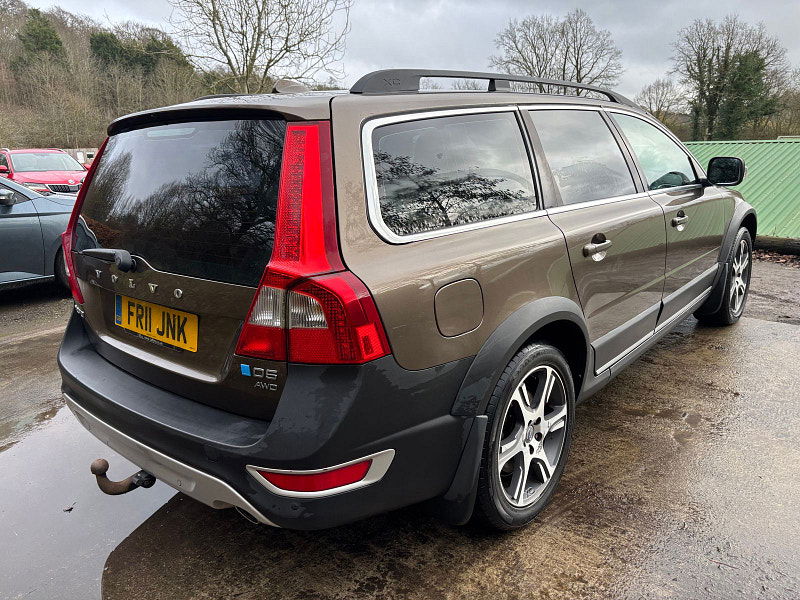 Volvo XC70 2.4 D5 SE Lux Estate 5dr Diesel Geartronic AWD Euro 5 (215 ps) 5dr Automatic 2026