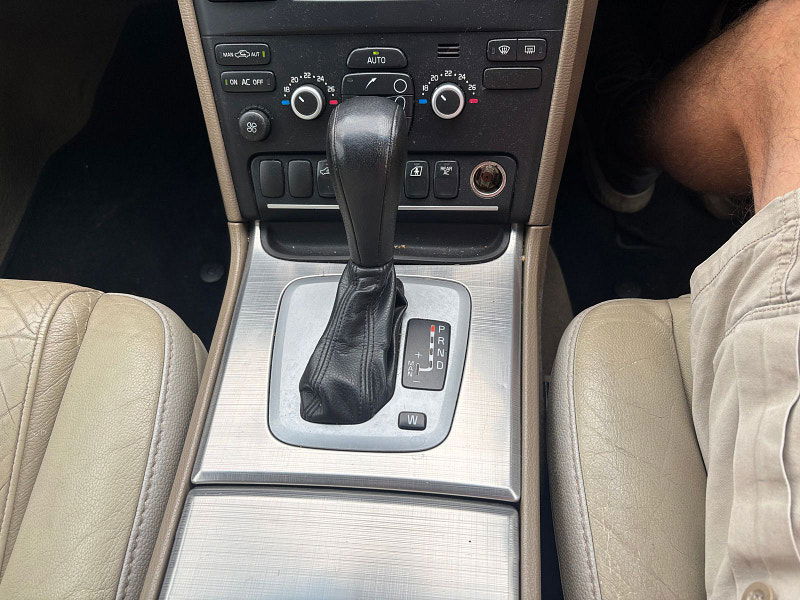Volvo XC90 2.4 D5 SE SUV 5dr Diesel Geartronic AWD (219 g/km, 200 bhp) 5dr Automatic 2025