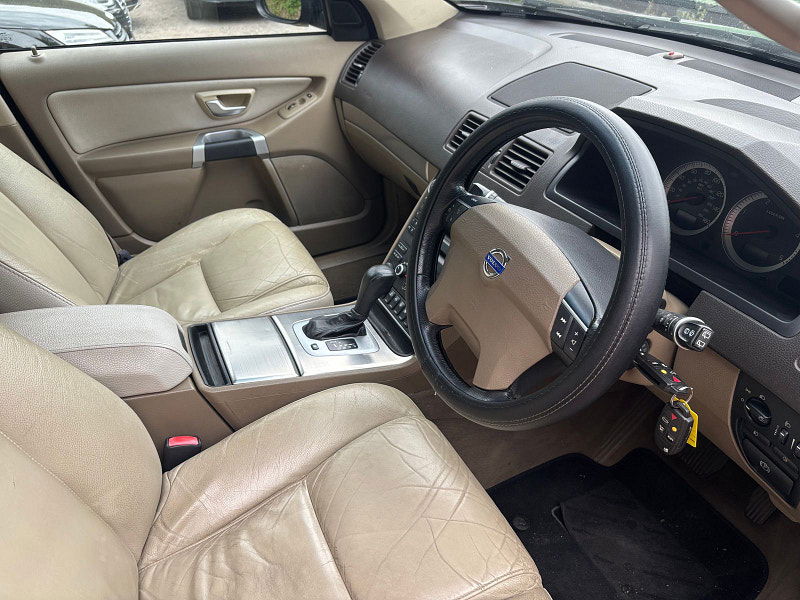 Volvo XC90 2.4 D5 SE SUV 5dr Diesel Geartronic AWD (219 g/km, 200 bhp) 5dr Automatic 2025