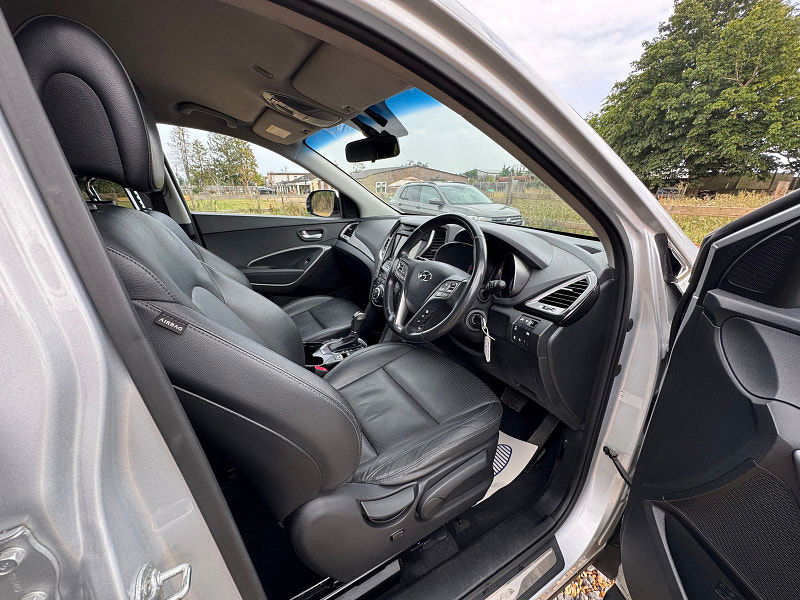 Hyundai Santa Fe 2.2 CRDi Premium SUV 5dr Diesel Auto 4WD Euro 5 (7 seat) (194 bhp) 5dr Automatic 2025