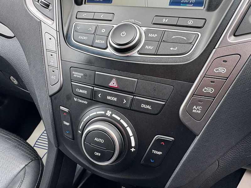 Hyundai Santa Fe 2.2 CRDi Premium SUV 5dr Diesel Auto 4WD Euro 5 (7 seat) (194 bhp) 5dr Automatic 2025